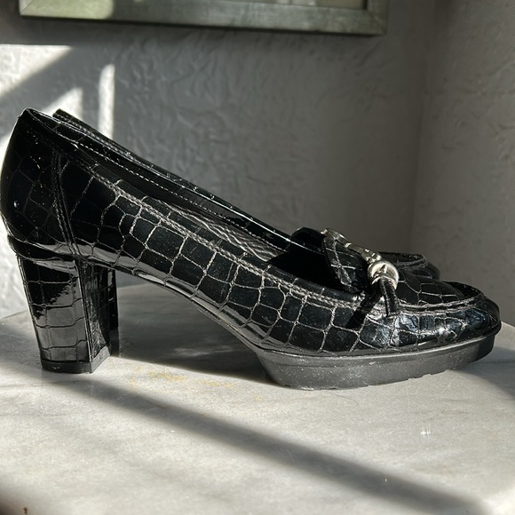 Stuart Weitzman Patent Leather Crock Heel - Picture 7 of 7